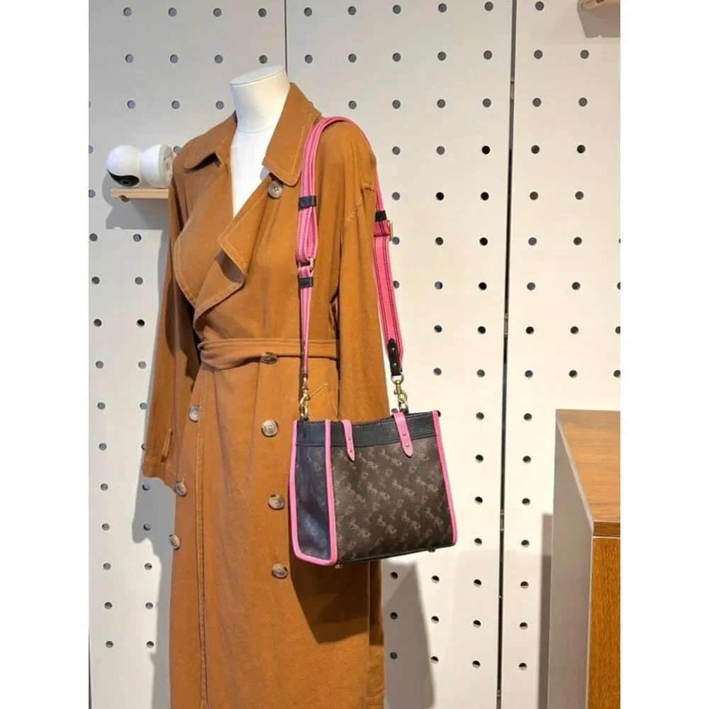 Coach Women Pre-Loved Bag Very Good Condition